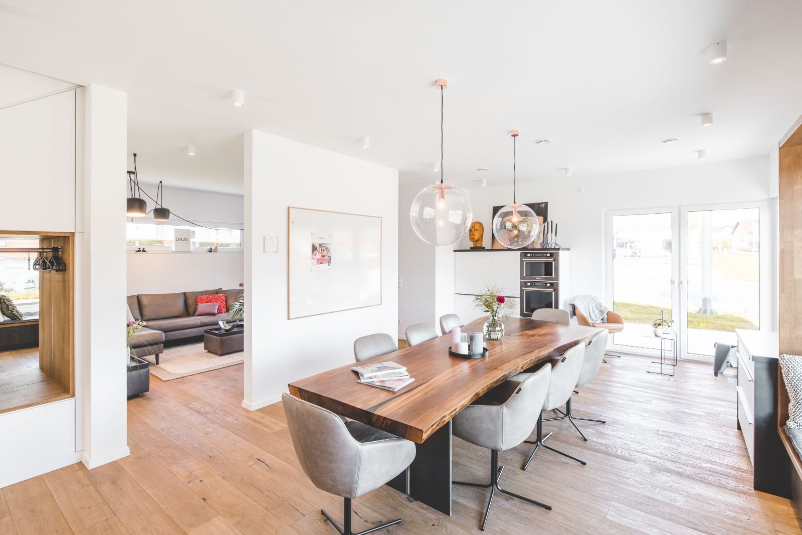 EINZUGSFERTIG! - BAUHAUS-ARCHITEKTUR IN OKAL-DESIGN - Bauhaus 13