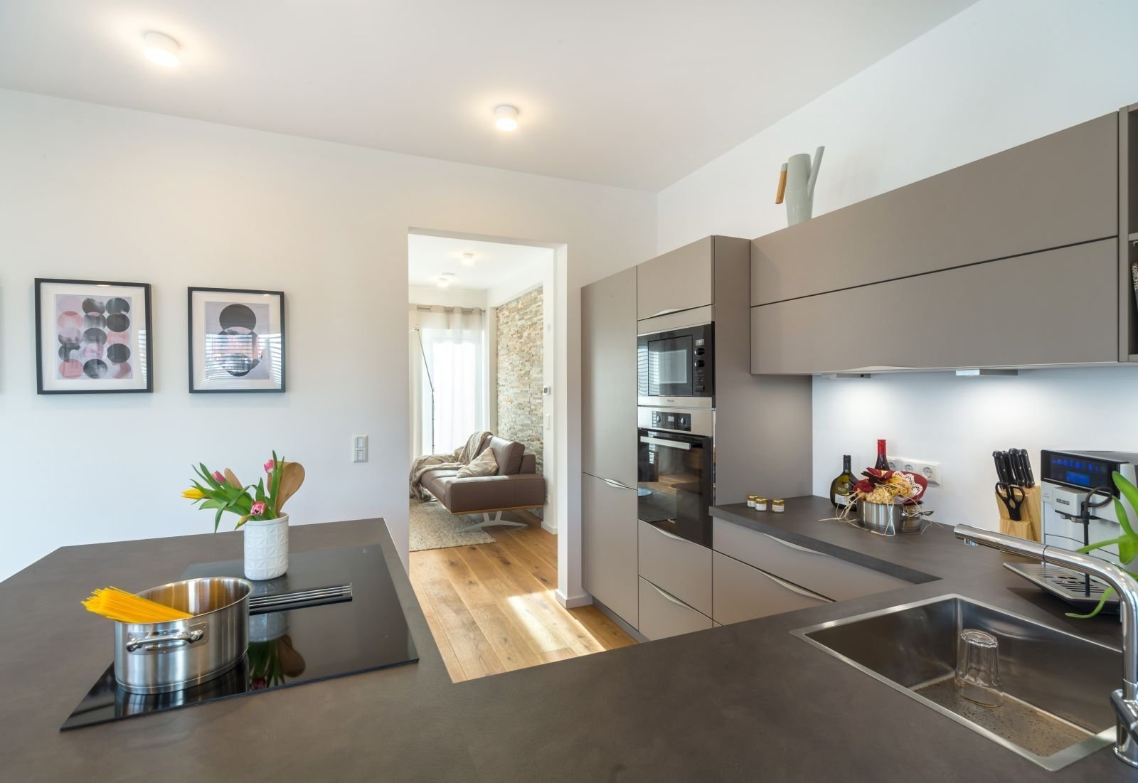DAS REPRÄSENTATIVE HAUS ALS LANDHAUSVILLA IN STRASSLACH
